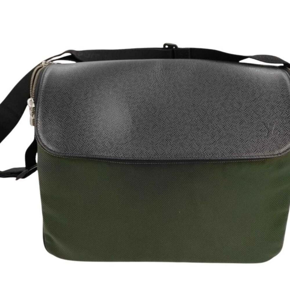 Louis Vuitton Taimyr Messenger Bag #325459L60B
